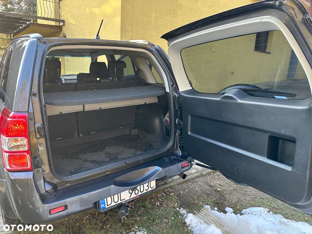Suzuki Grand Vitara 2.4 De Luxe - 14