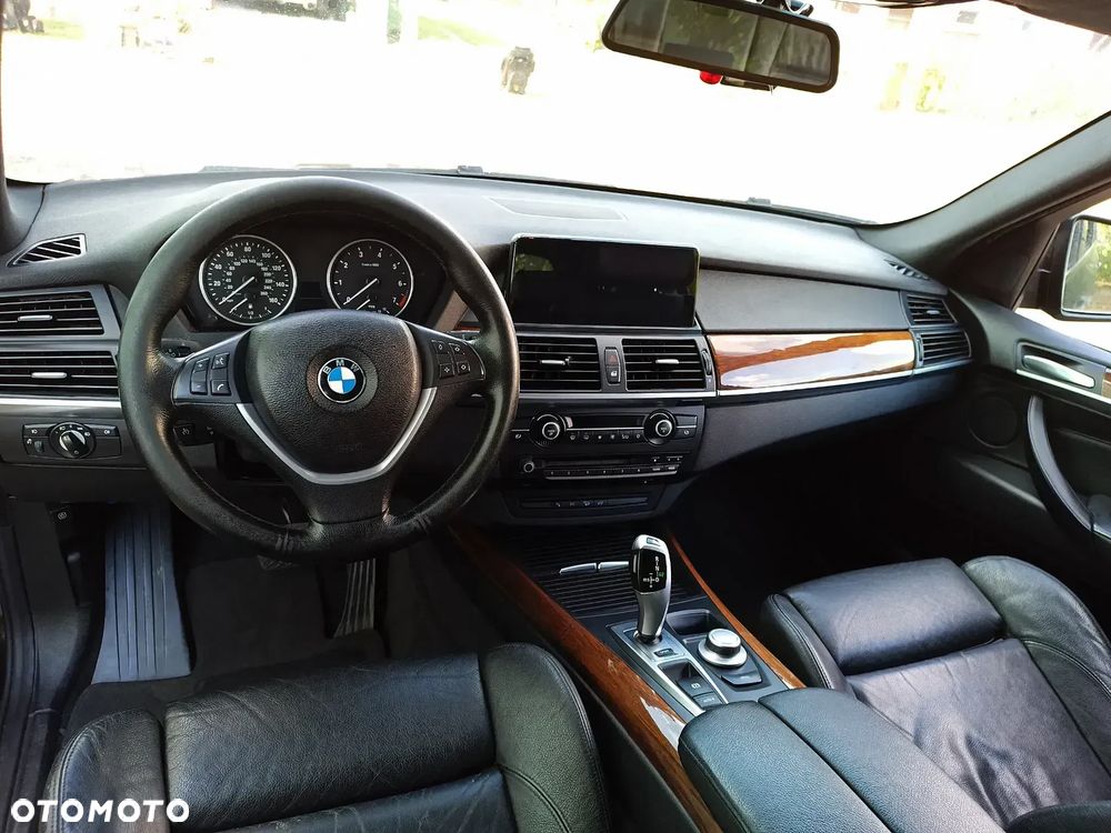 BMW X5 xDrive48i - 2