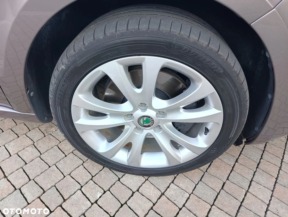 Skoda Superb 2.0 TDI DSG Exclusive - 37
