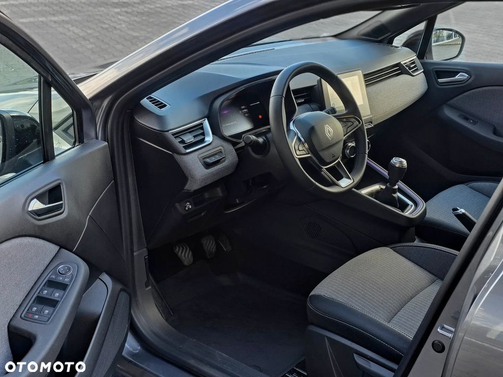 Renault Clio - 11
