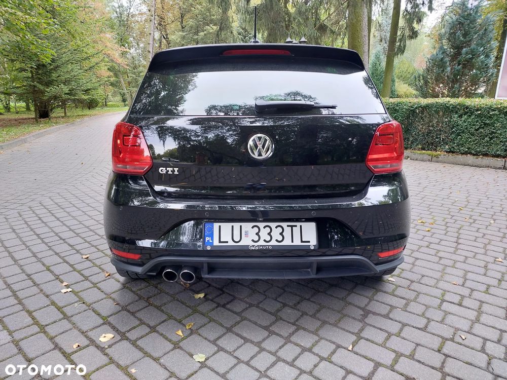 Volkswagen Polo - 2