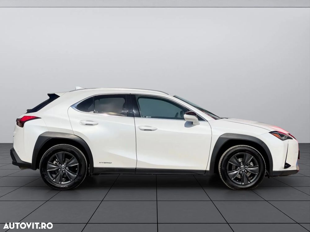 Lexus UX 250h Executive Line - 8
