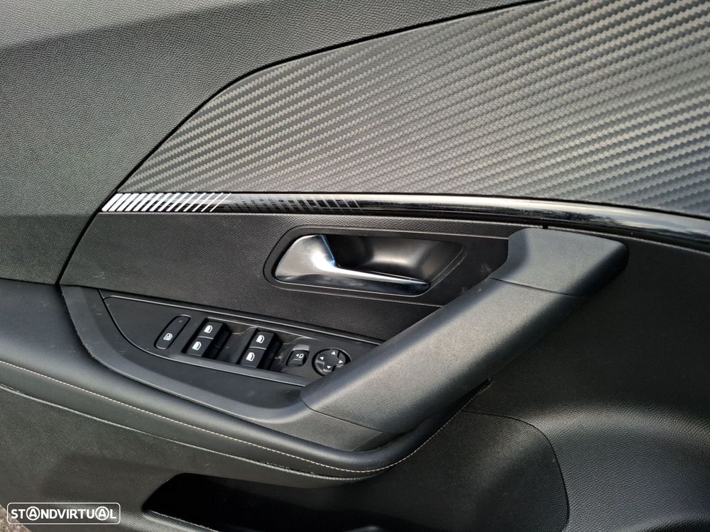 Peugeot 2008 1.2 Hybrid Allure e-DCS6 - 22