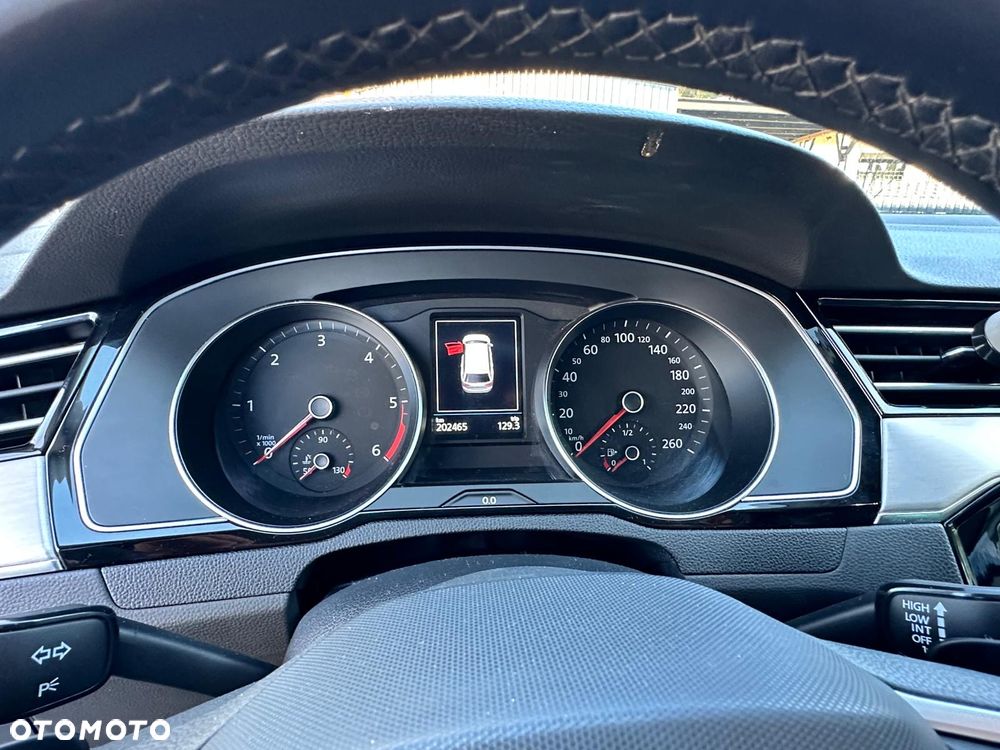 Volkswagen Passat 2.0 TDI SCR DSG Highline - 17