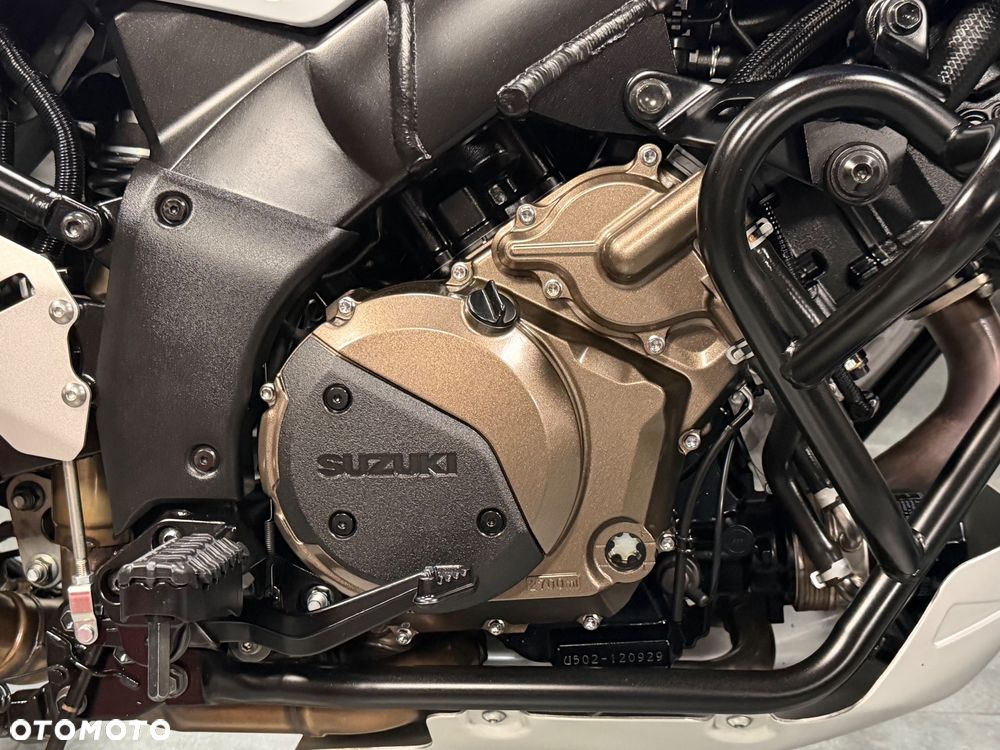 Suzuki V-STROM - 16