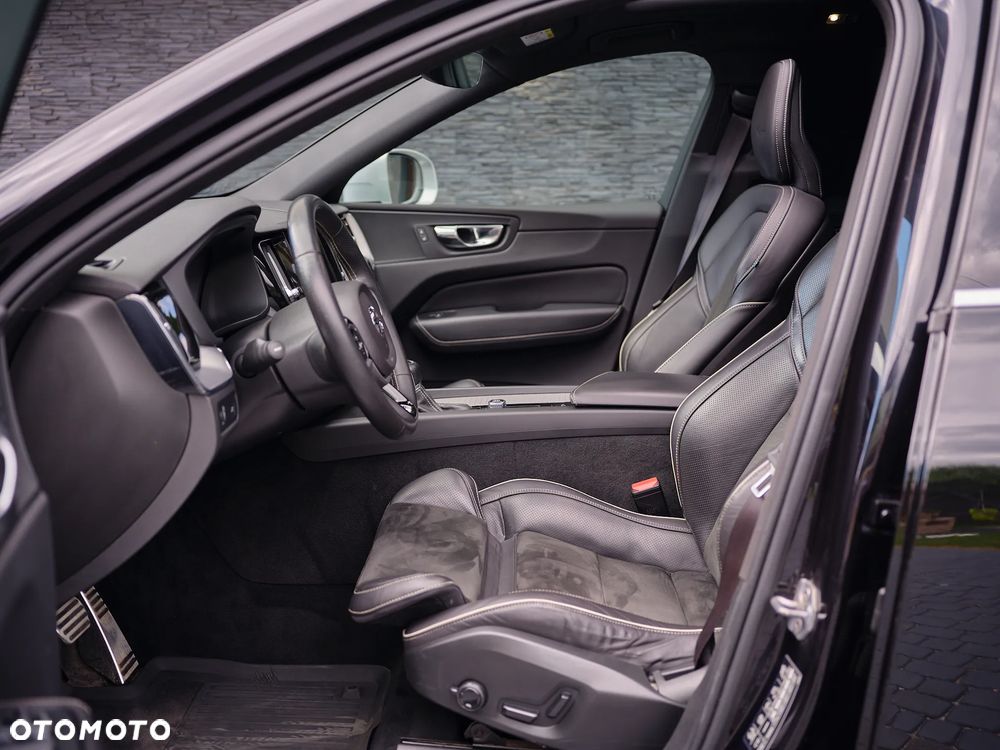 Volvo XC 60 D4 AWD R-Design - 16