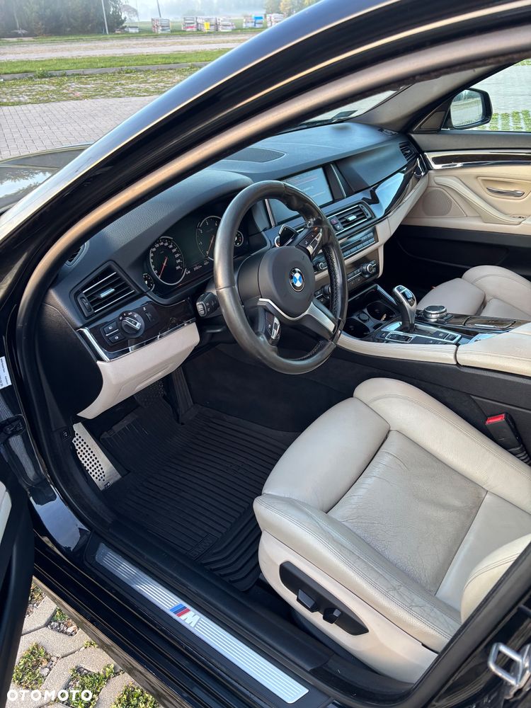 BMW Seria 5 525d xDrive - 9