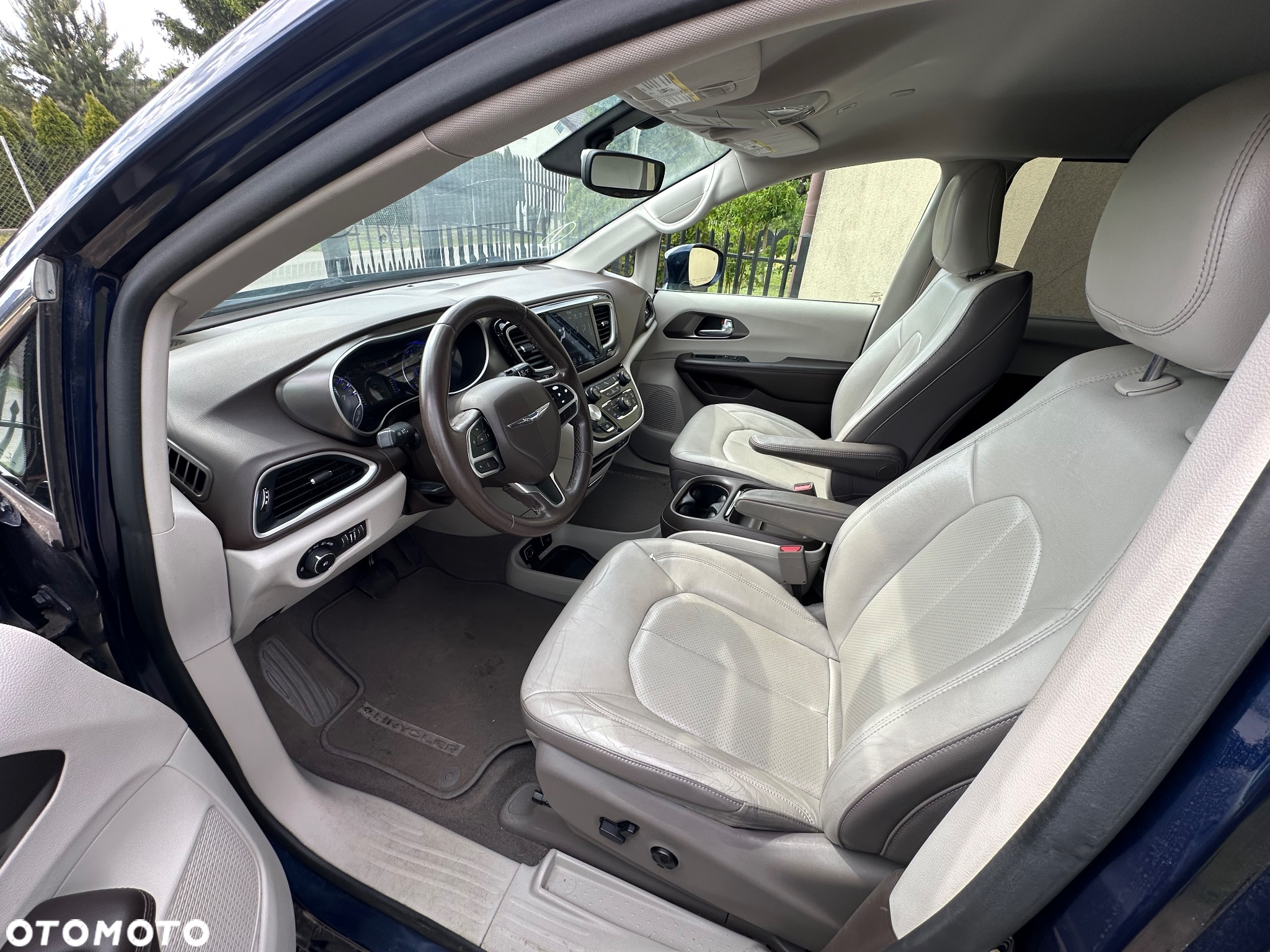 Chrysler Pacifica - 10