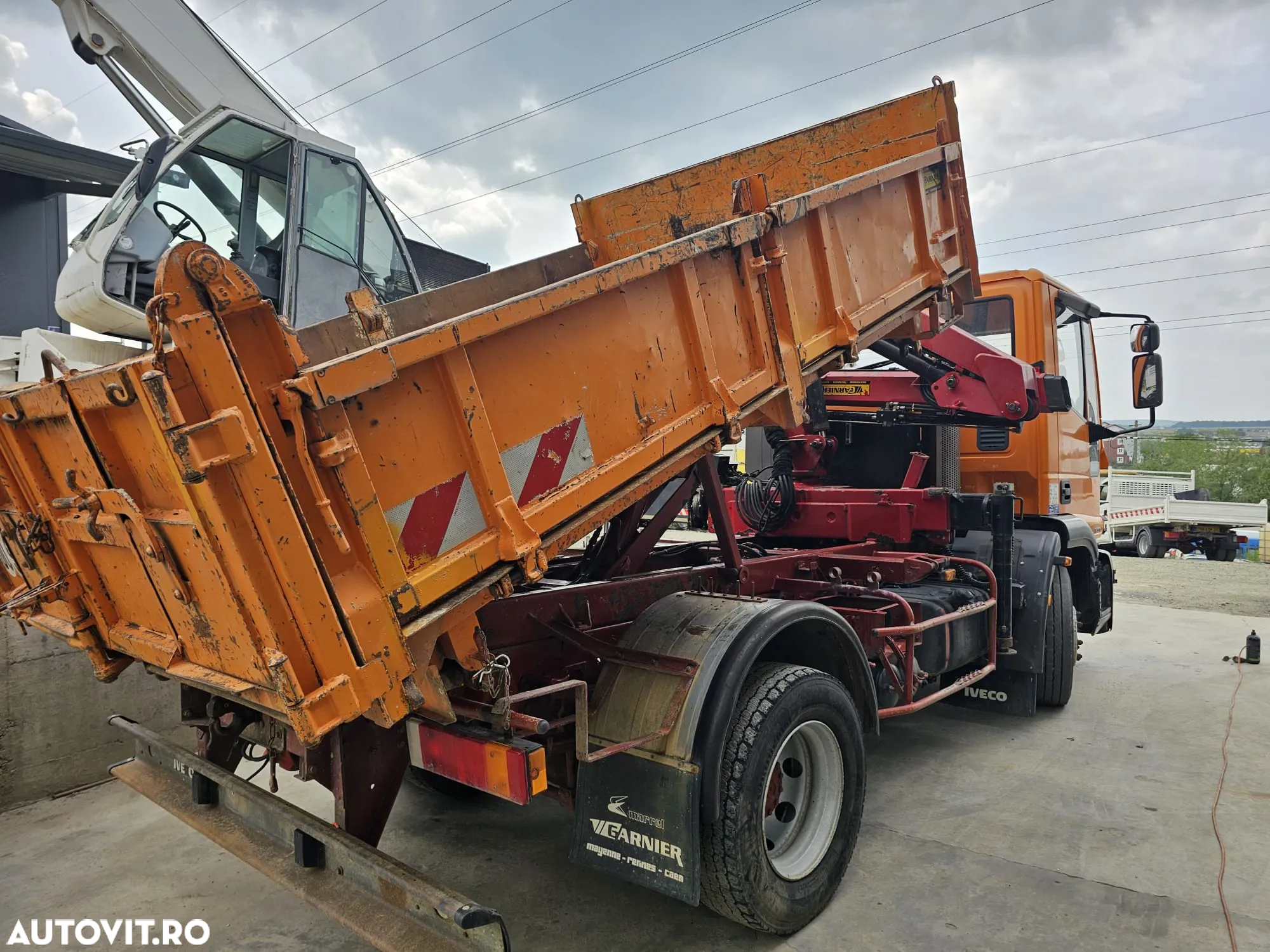 Iveco Eurocargo basculabil cu macara - 5