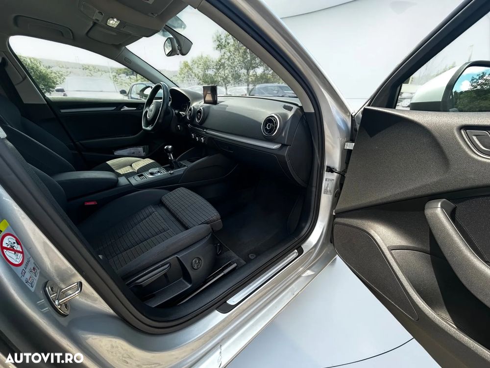 Audi A3 Limuzina 2.0 TDI S line Sportpaket - 19