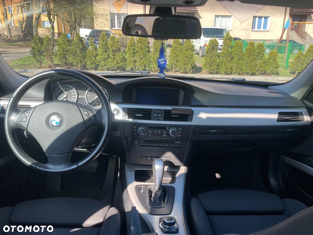 BMW Seria 3 320d xDrive DPF - 10