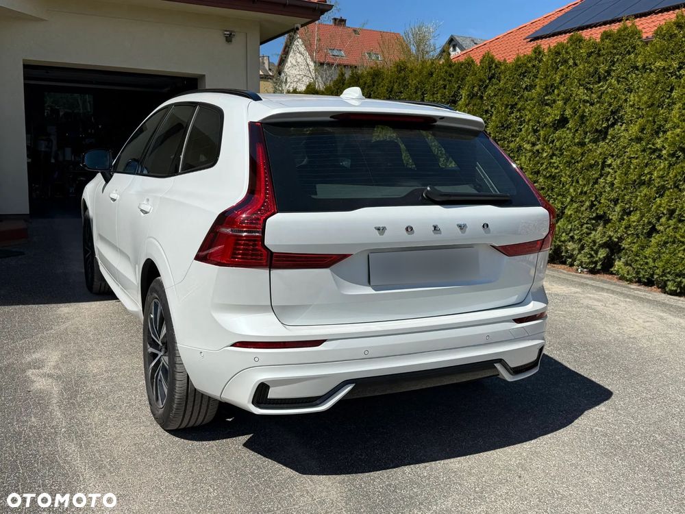 Volvo XC 60 B5 B AWD Plus Dark - 4