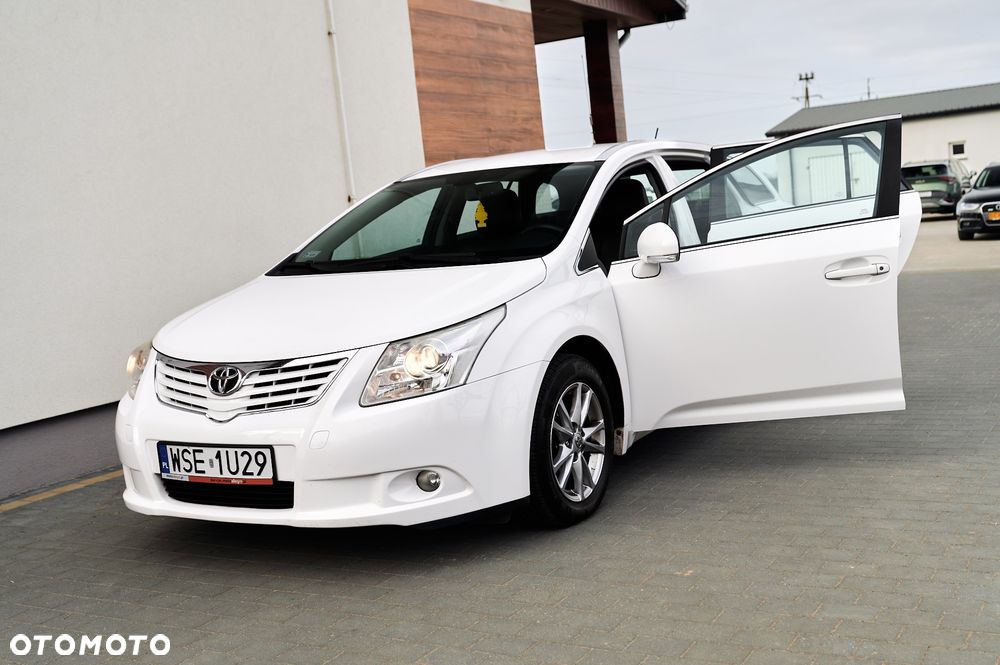 Toyota Avensis 2.0 D-4D Executive - 21