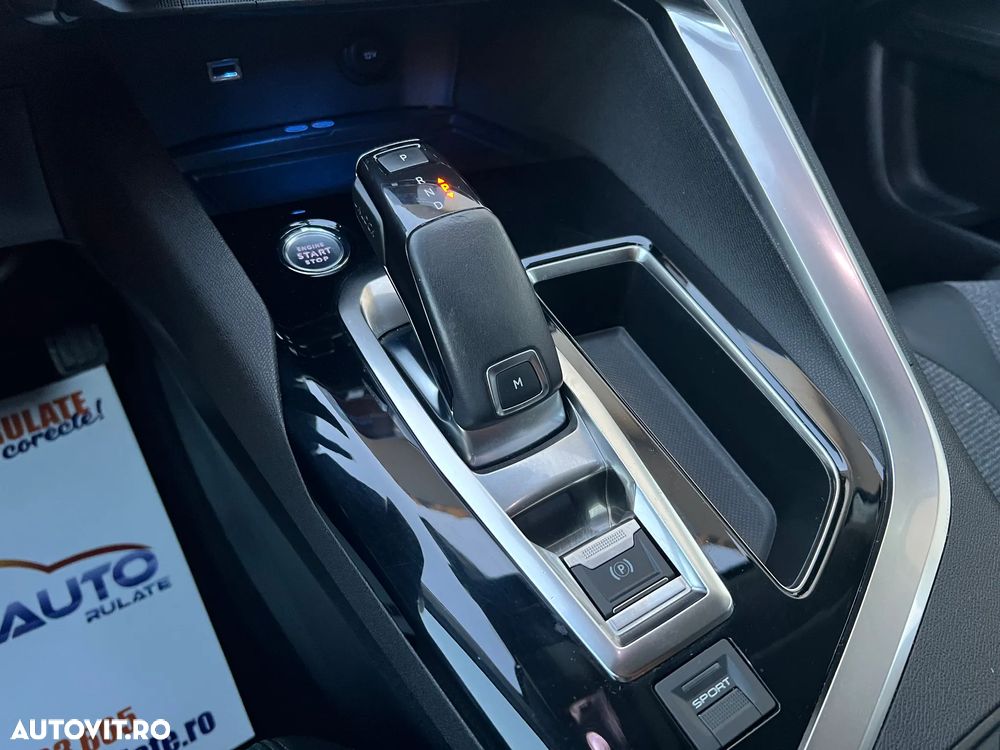 Peugeot 3008 1.2 PureTech 130 EAT8 GT - 12