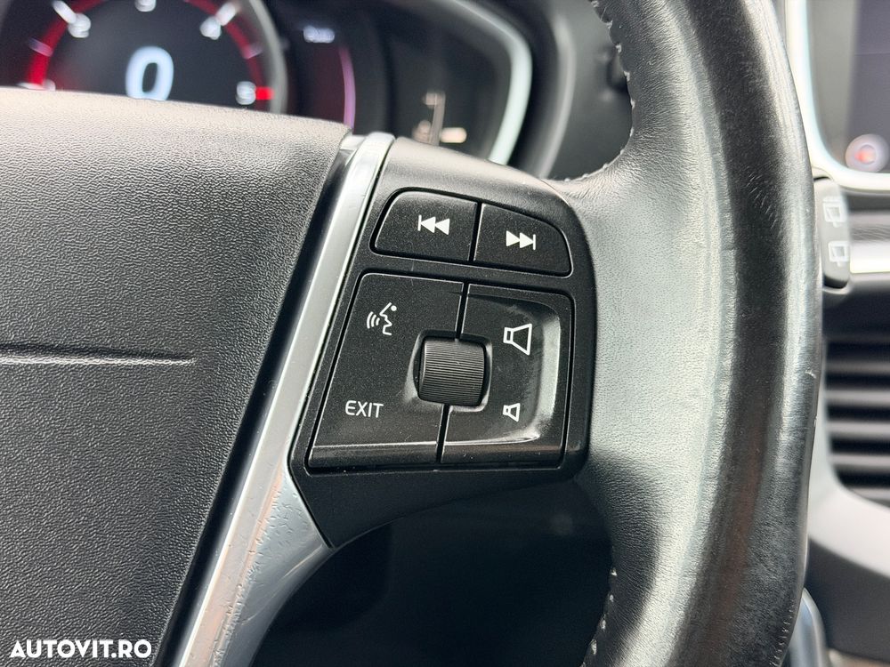 Volvo V40 D2 Momentum - 24