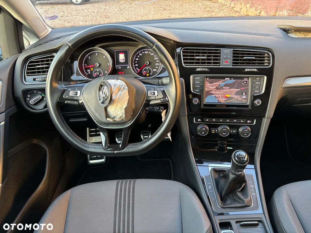 Volkswagen Golf 1.6 TDI BlueMotion Technology Allstar - 12