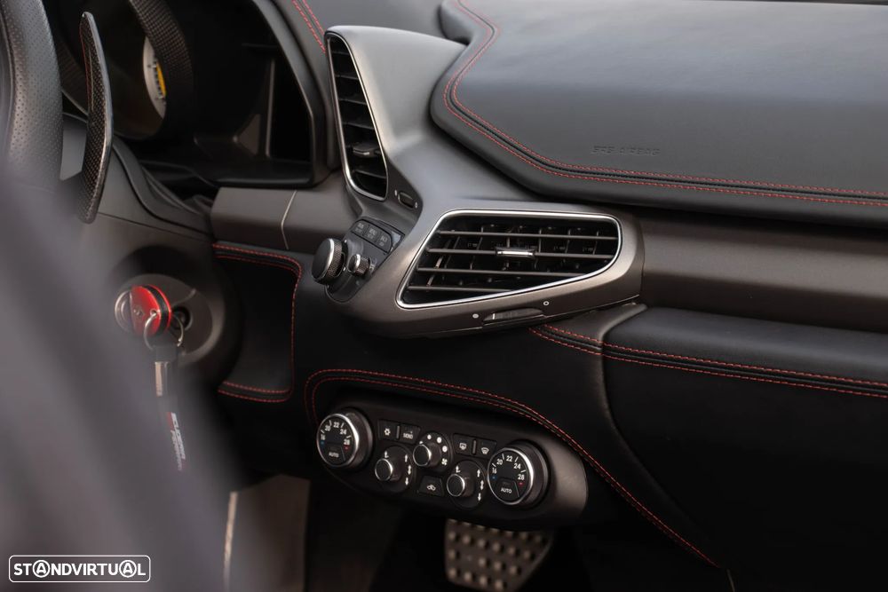 Ferrari 458 Spider - 32