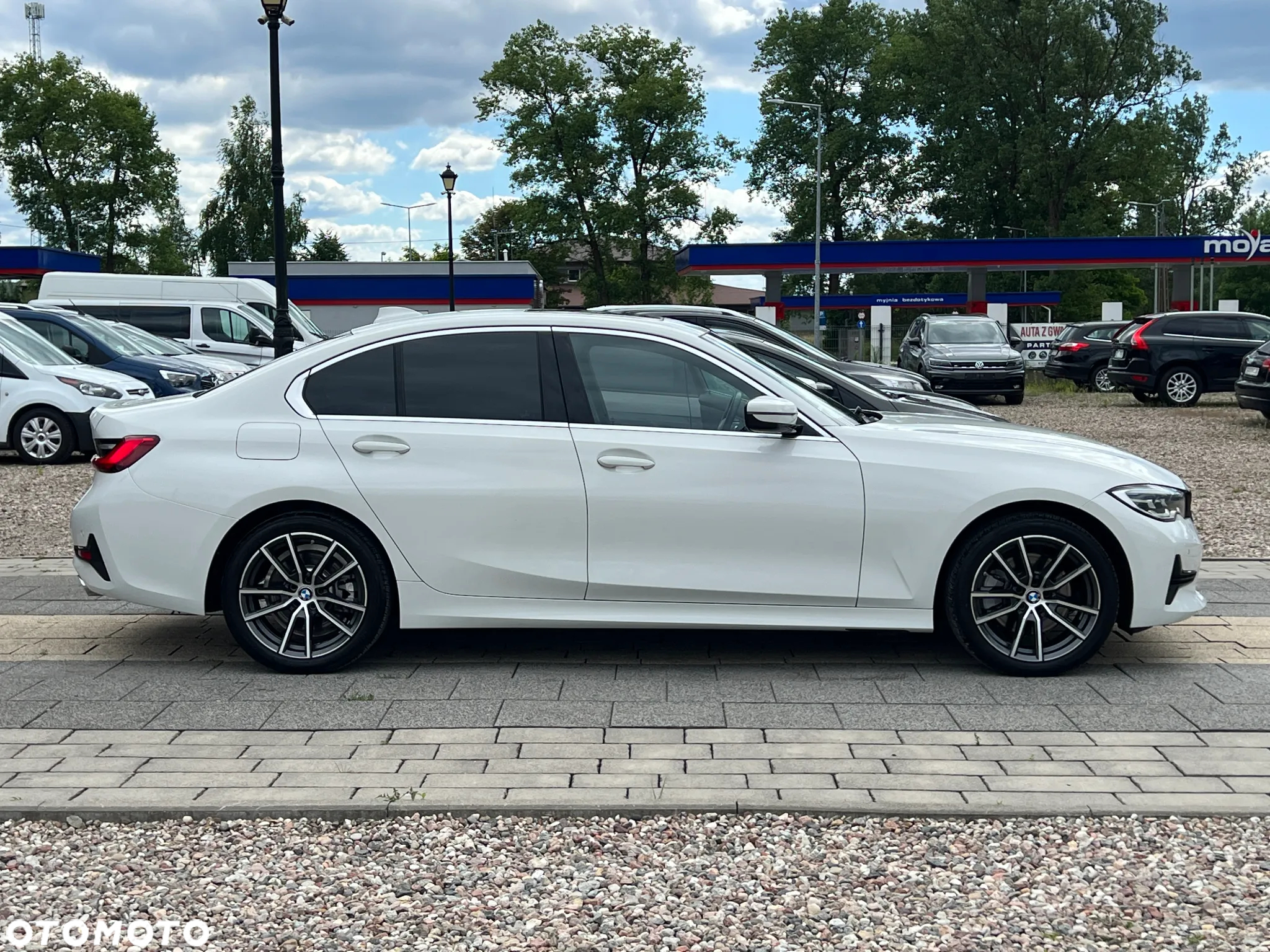 BMW Seria 3 330i Luxury Line sport - 12