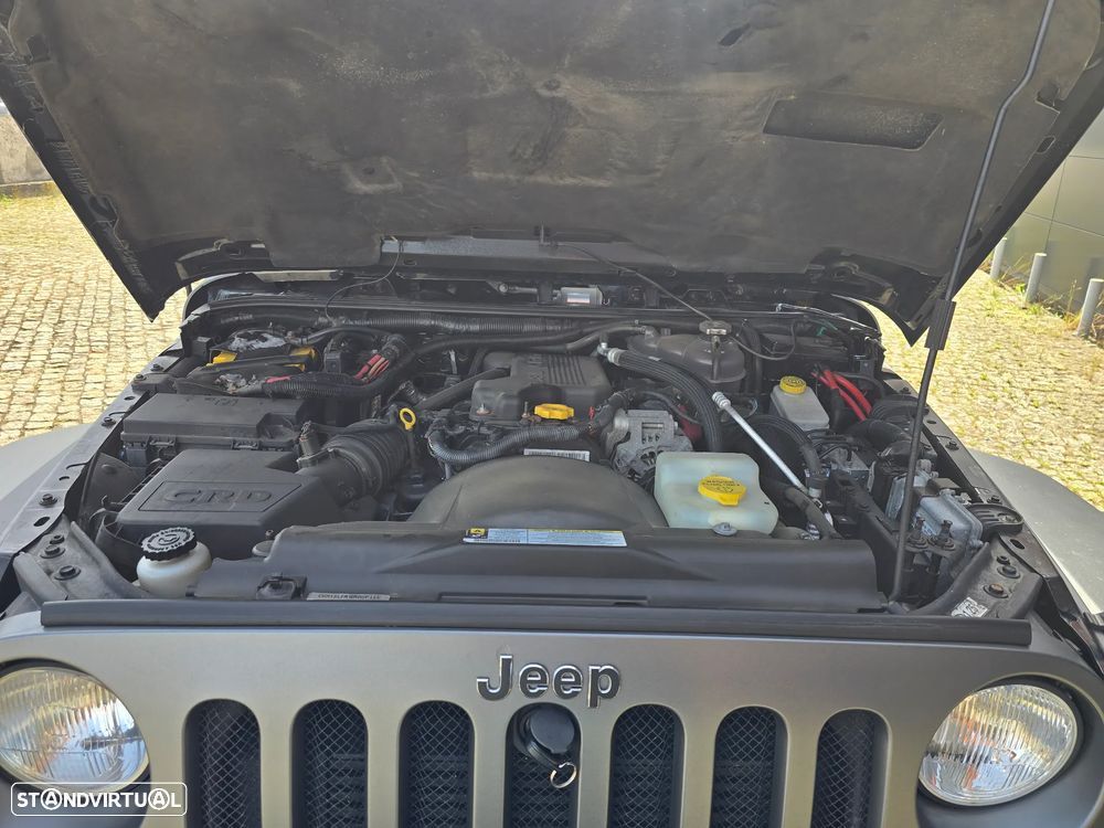 Jeep Wrangler - 11