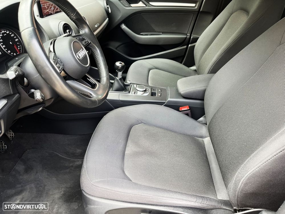 Audi A3 Sportback 1.6 TDI Design - 14