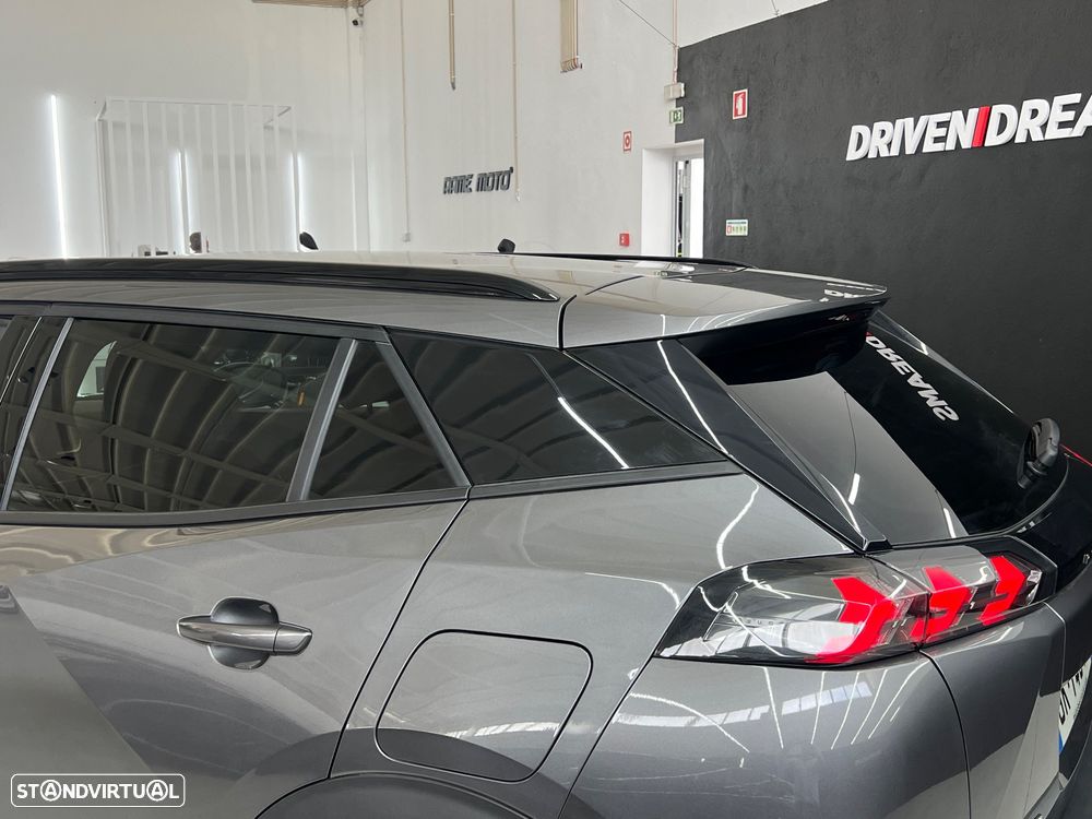 Peugeot 2008 1.2 PureTech Allure Pack EAT8 - 26