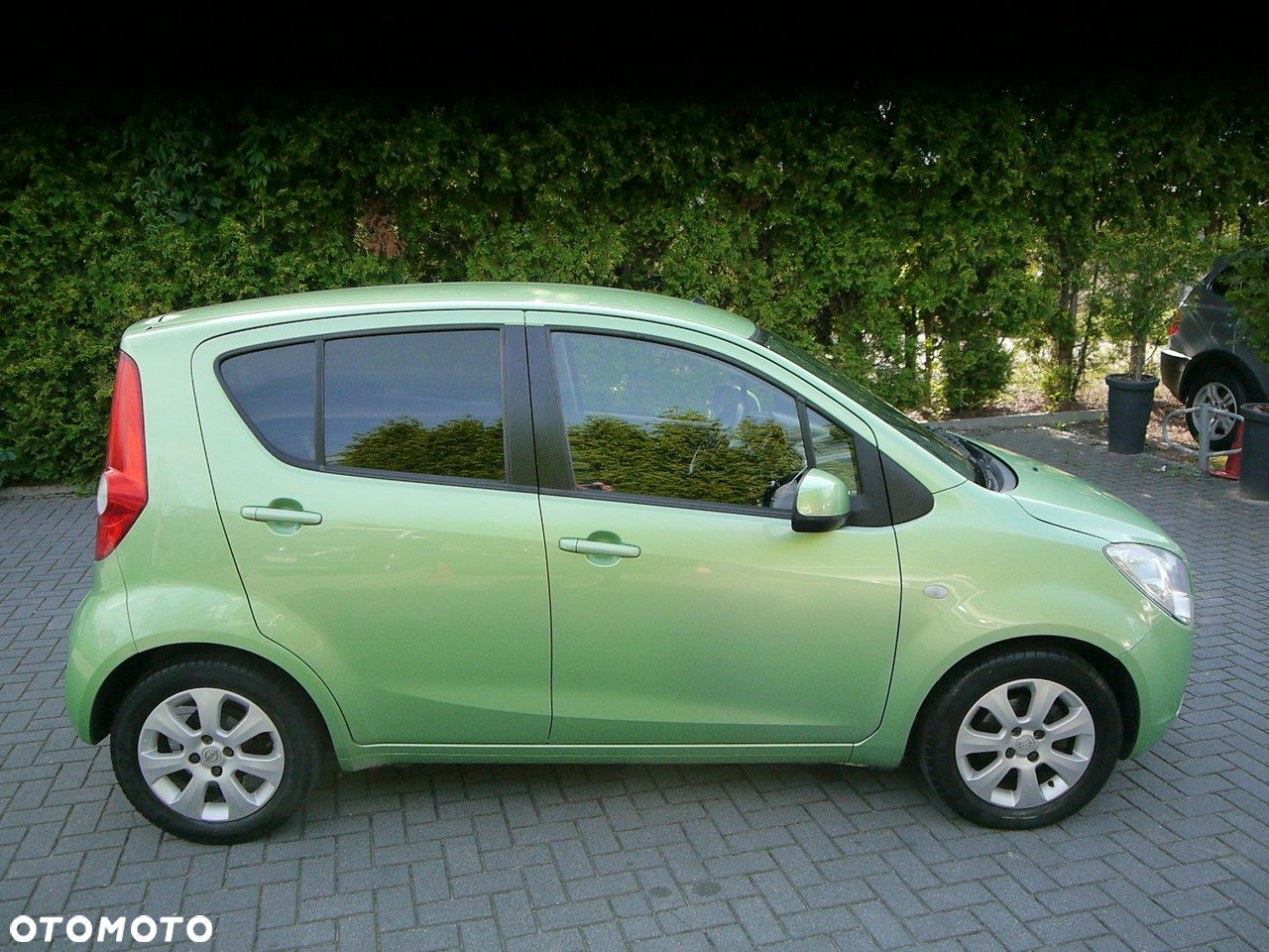 Opel Agila 1.0 - 11