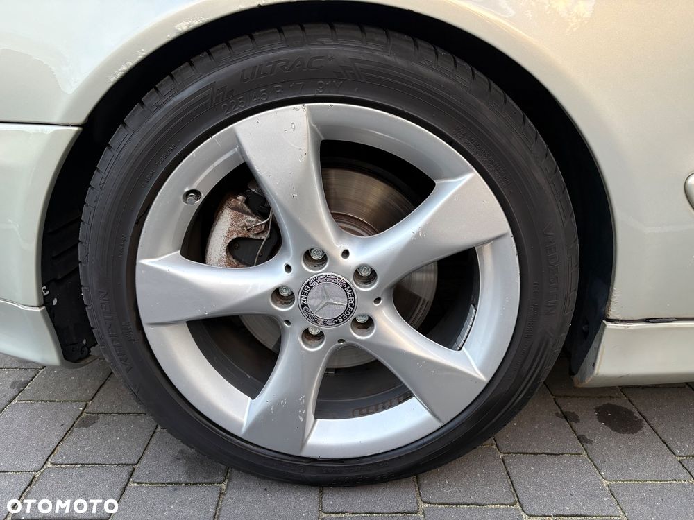 Mercedes-Benz CLK - 19