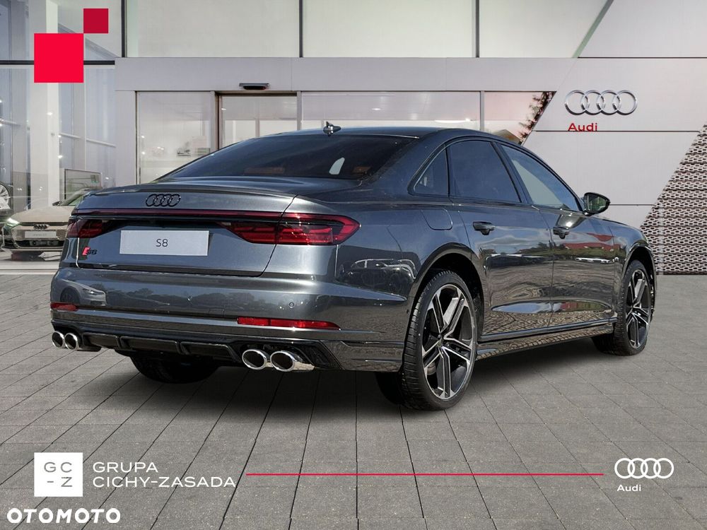 Audi S8 - 5