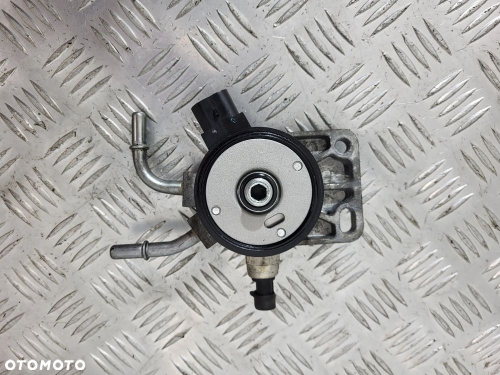 Hyundai H350 2.5 Podstawa Mocowanie Filtra Paliwa - 2