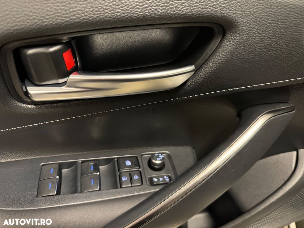 Toyota Corolla 1.8 Hybrid Team Deutschland - 15