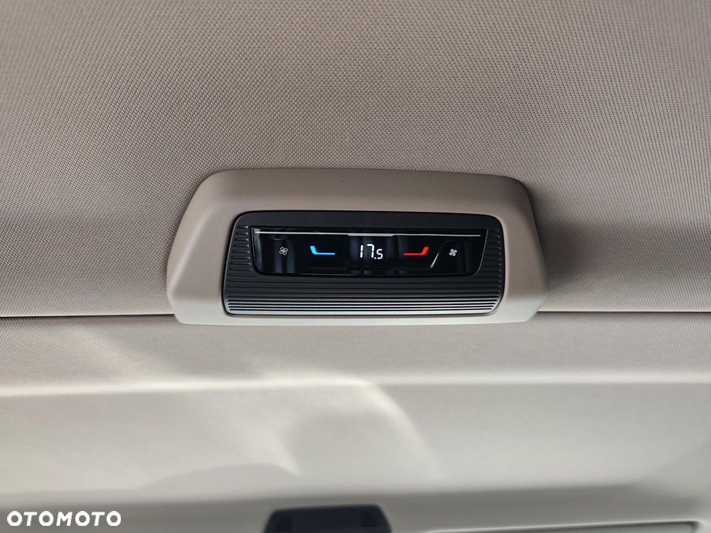 Volkswagen Multivan - 29