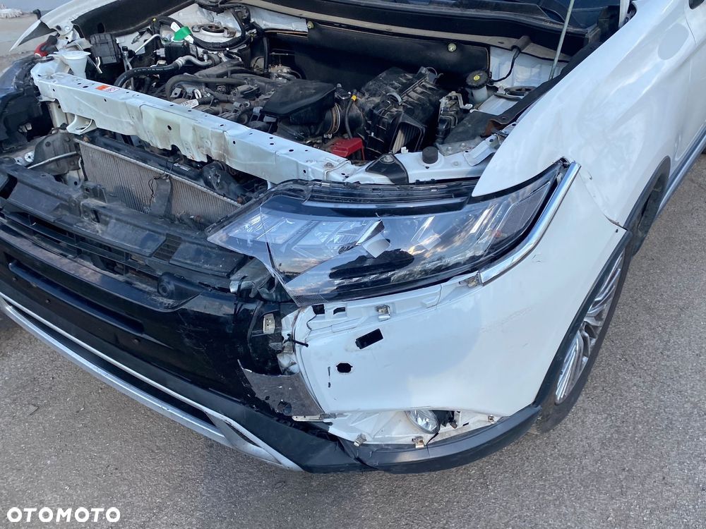 Mitsubishi Outlander - 5