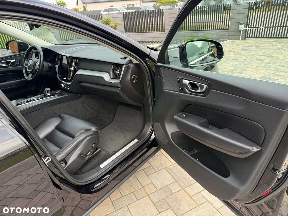 Volvo XC 60 B4 D Ultimate Dark - 31