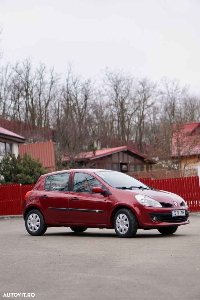 Renault Clio III 1.2 Authentique - 8