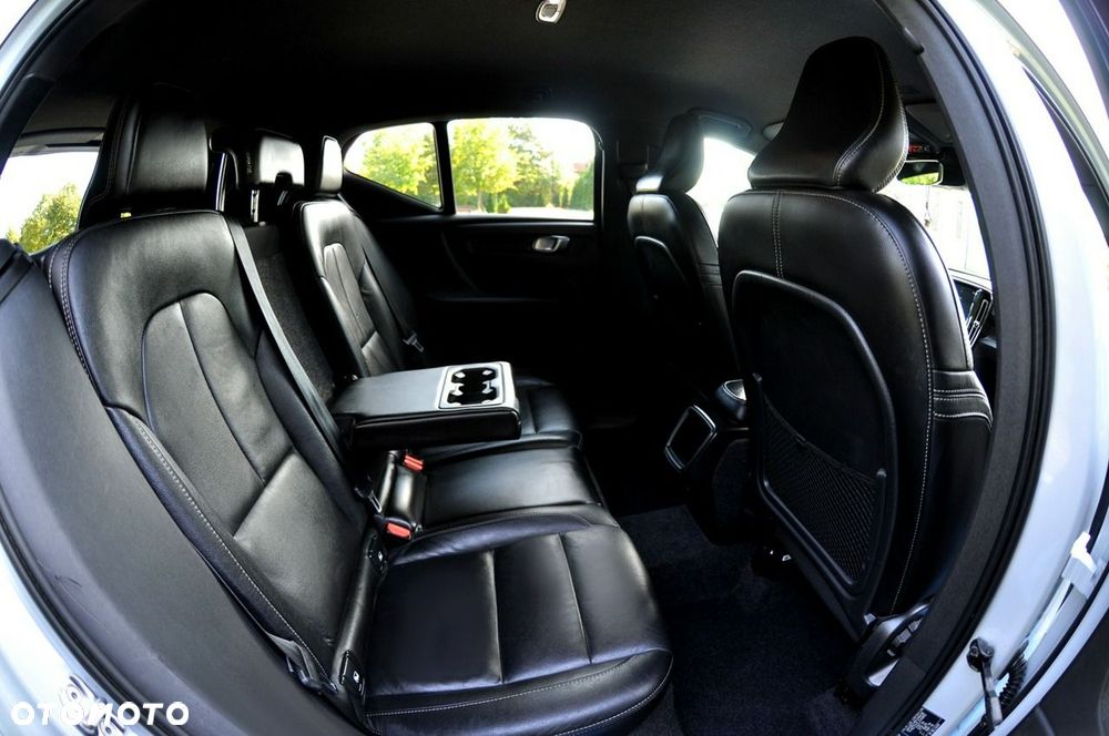 Volvo XC 40 D3 SCR R-Design - 28