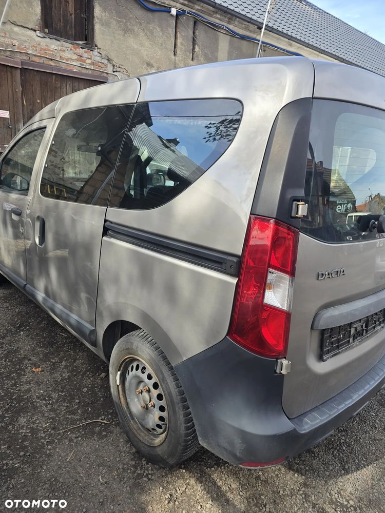 Błotnik  lewy  tył  Dacia  dokker - 1