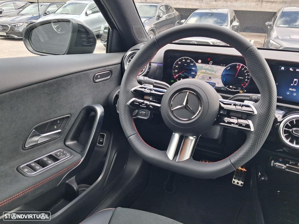 Mercedes-Benz A 250 Limousine - 15