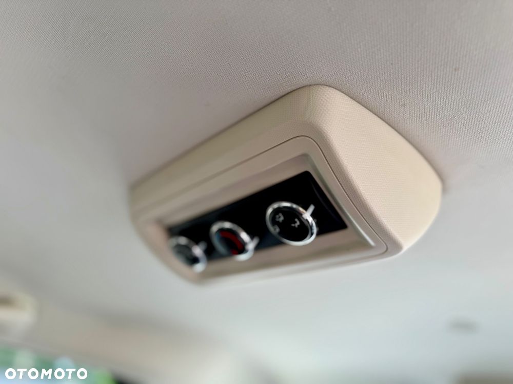 Chrysler Grand Voyager 2.8 CRD LX - 30