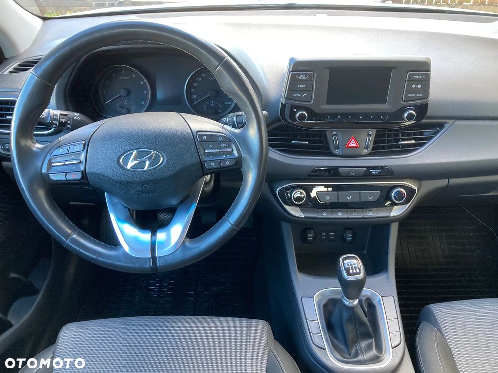 Hyundai i30 1.4 BlueDrive Classic + - 5