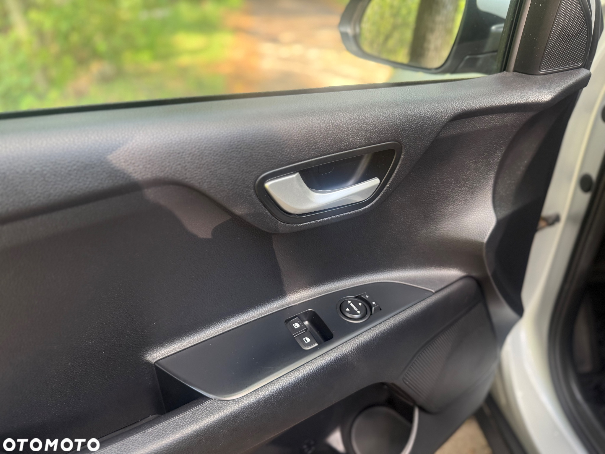 Kia Stonic 1.2 L - 11