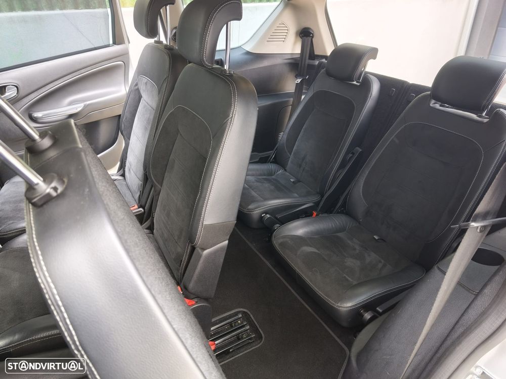 Ford S-Max 2.0 TDCi Titanium 7L - 17