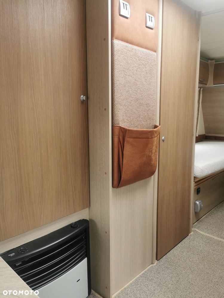 Burstner Averso Comfort 460LT - 33