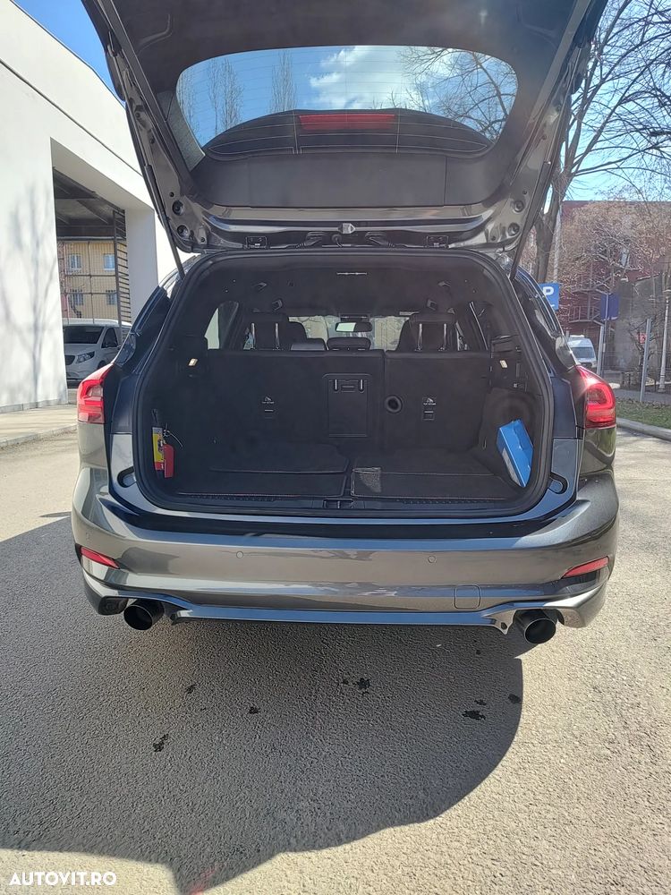 Ford Focus 2.3 Ecoboost 7DCT ST X - 14