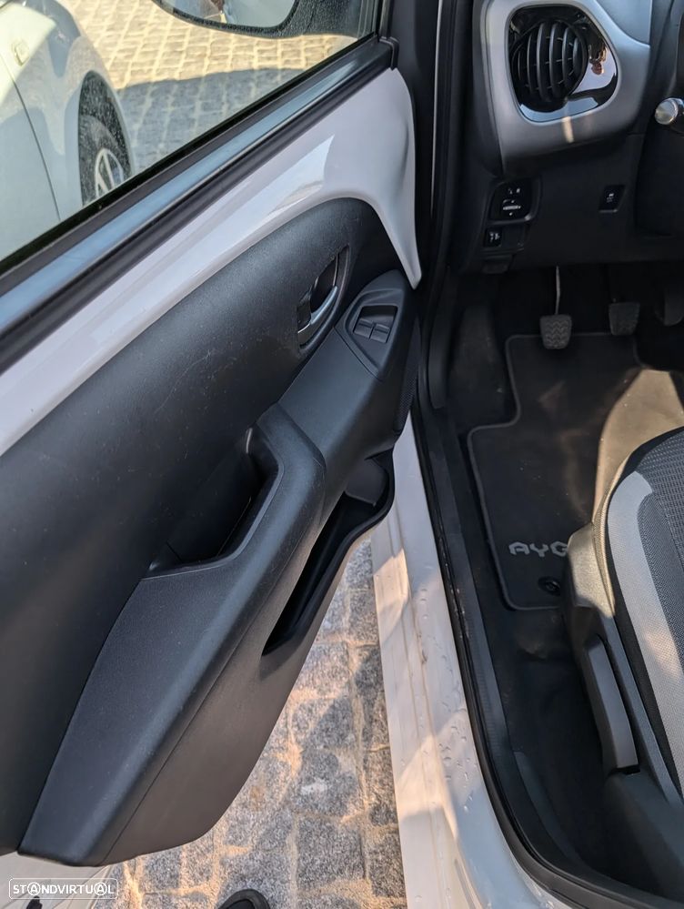 Toyota Aygo x-play - 11