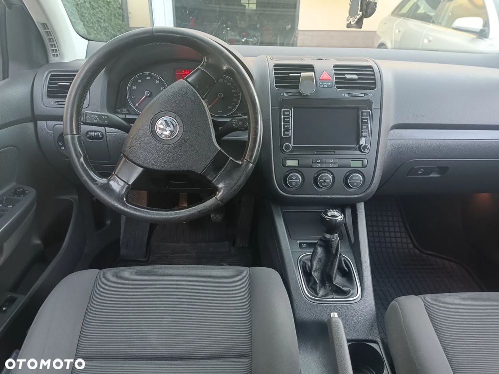 Volkswagen Golf - 16