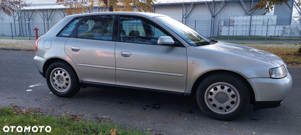 Audi A3 ver-a3-1-6-ambiente - 11