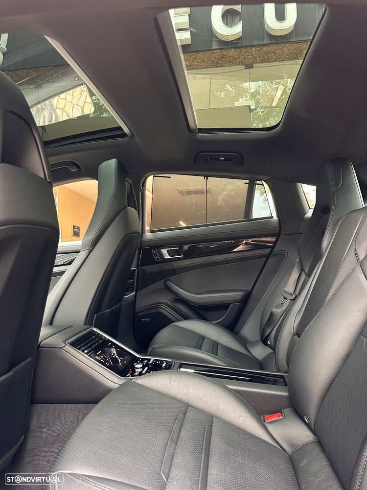 Porsche Panamera 4 S - 39