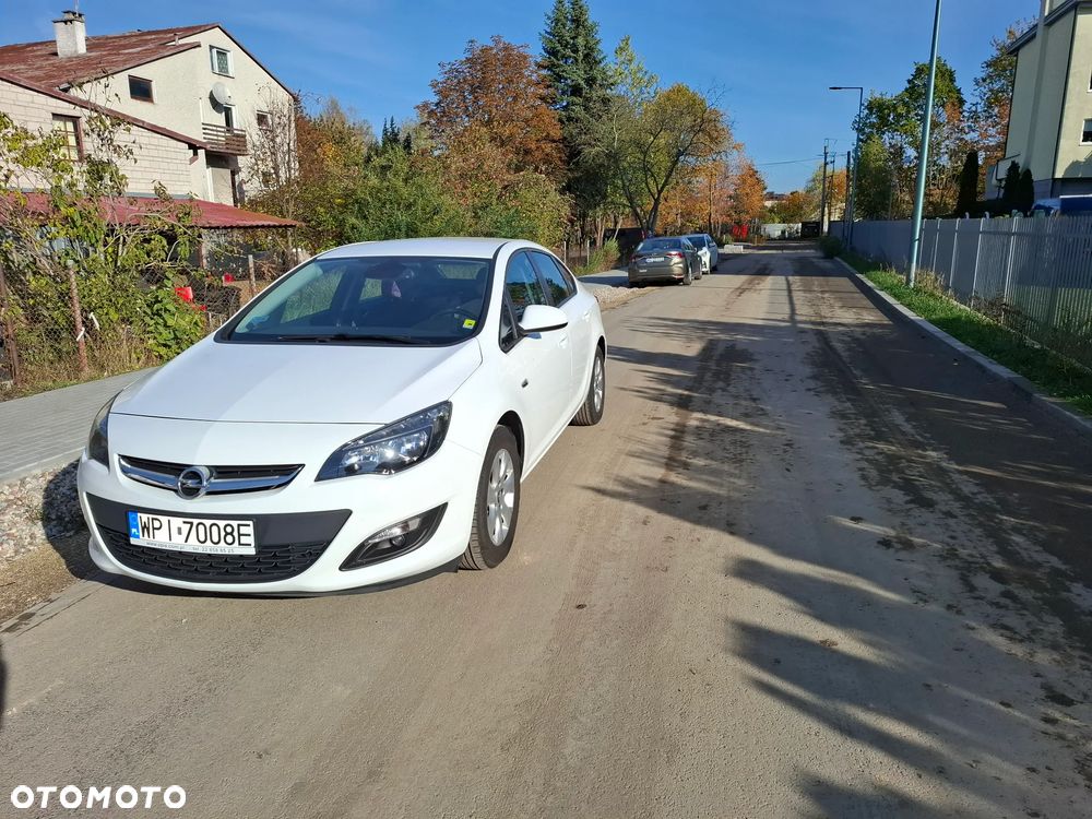 Opel Astra IV 1.6 CDTI Executive - 14