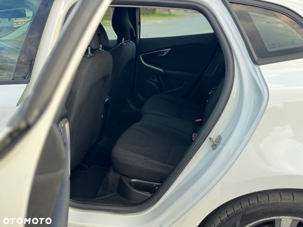 Volvo V40 D2 - 12