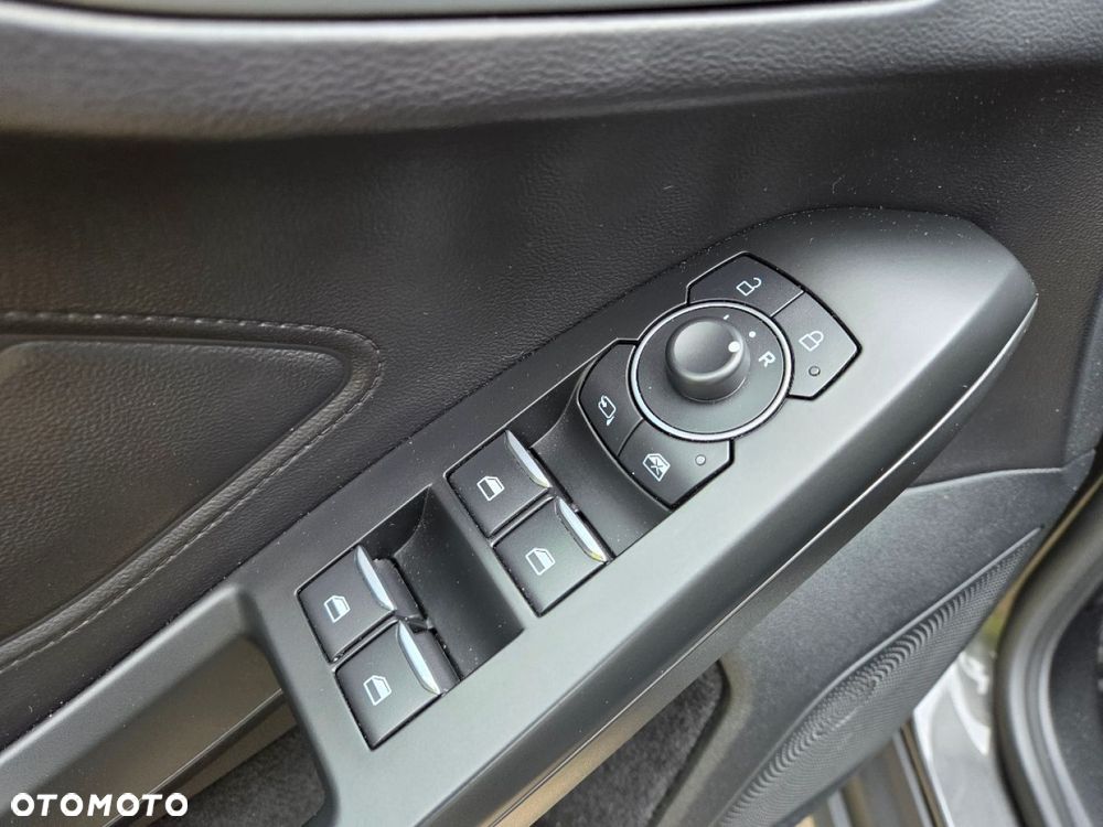 Ford Focus 1.5 EcoBlue Start-Stopp-System TITANIUM - 11